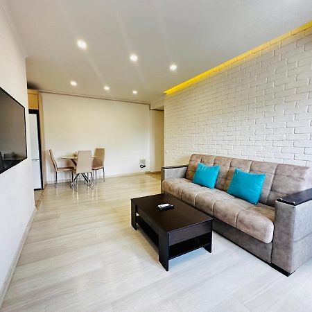 Suite Apartment On Pushkin Street Jerevan Exteriör bild