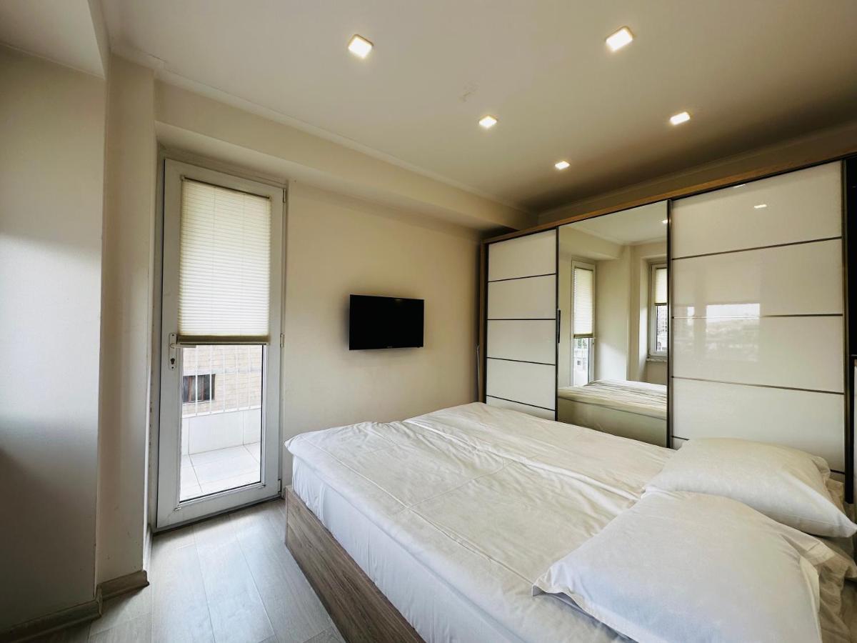 Suite Apartment On Pushkin Street Jerevan Exteriör bild