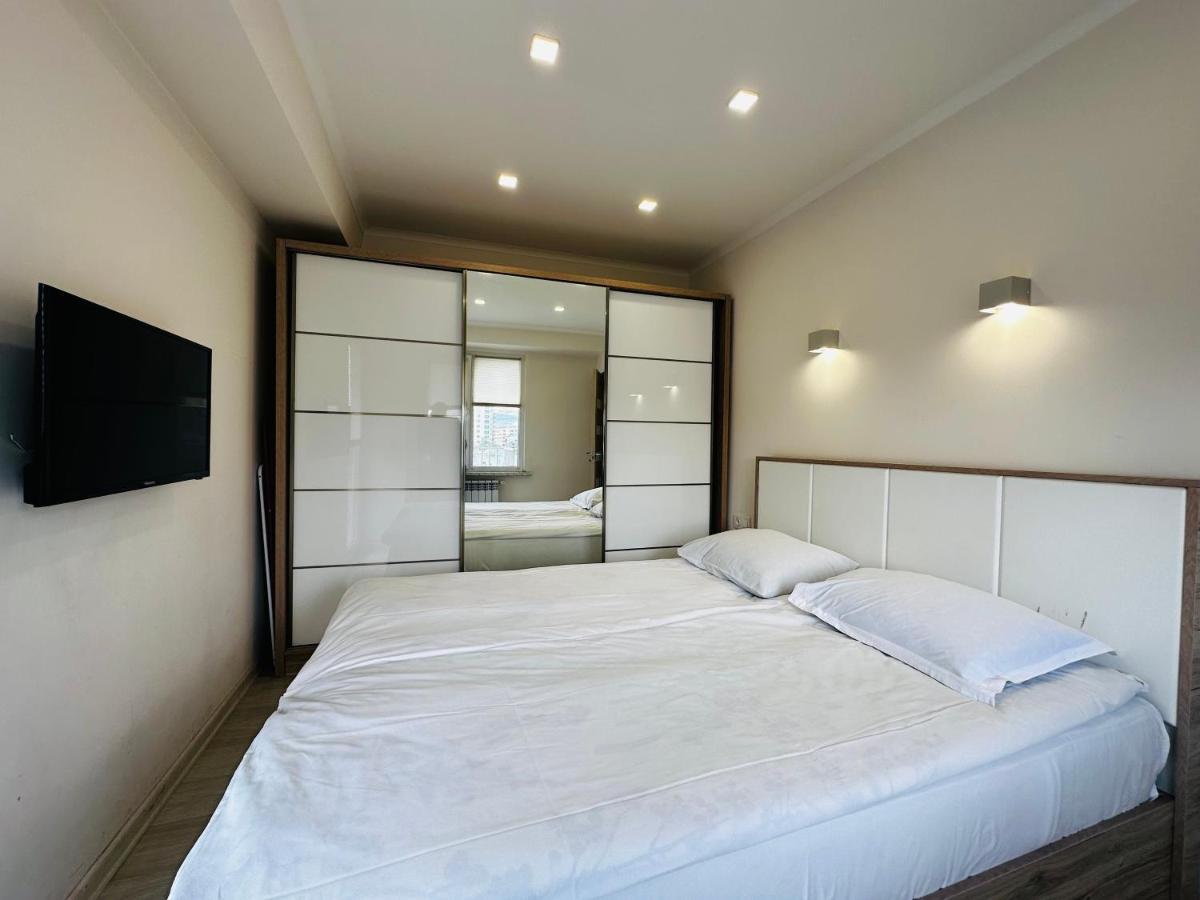 Suite Apartment On Pushkin Street Jerevan Exteriör bild