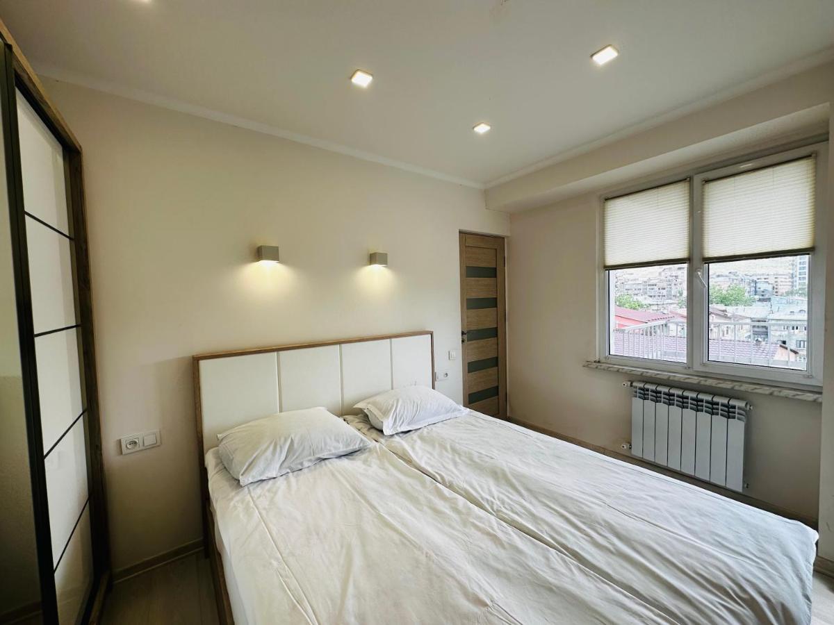 Suite Apartment On Pushkin Street Jerevan Exteriör bild