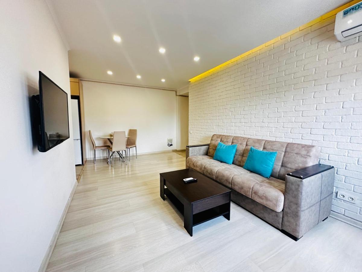 Suite Apartment On Pushkin Street Jerevan Exteriör bild