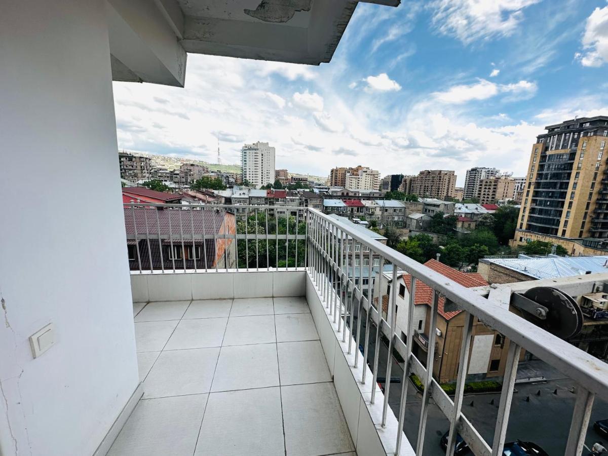 Suite Apartment On Pushkin Street Jerevan Exteriör bild