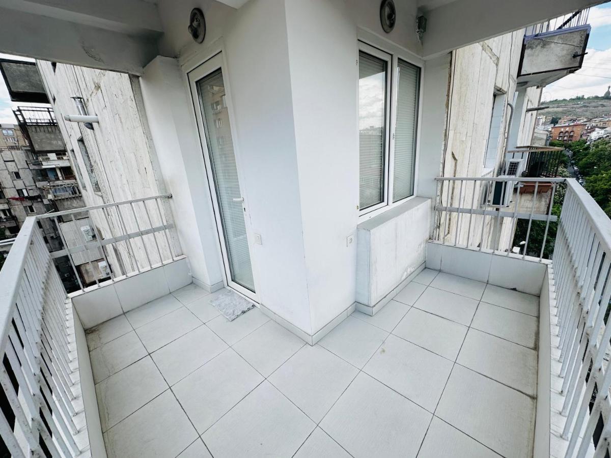 Suite Apartment On Pushkin Street Jerevan Exteriör bild